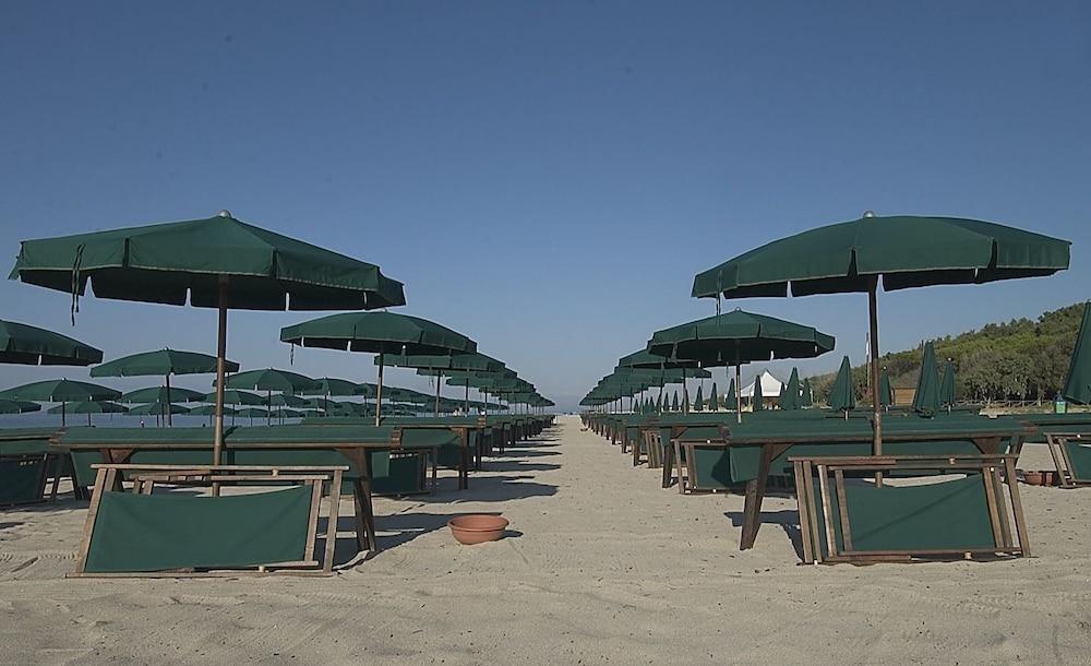 Marina Del Marchese Beach Resort Botricello Exteriör bild