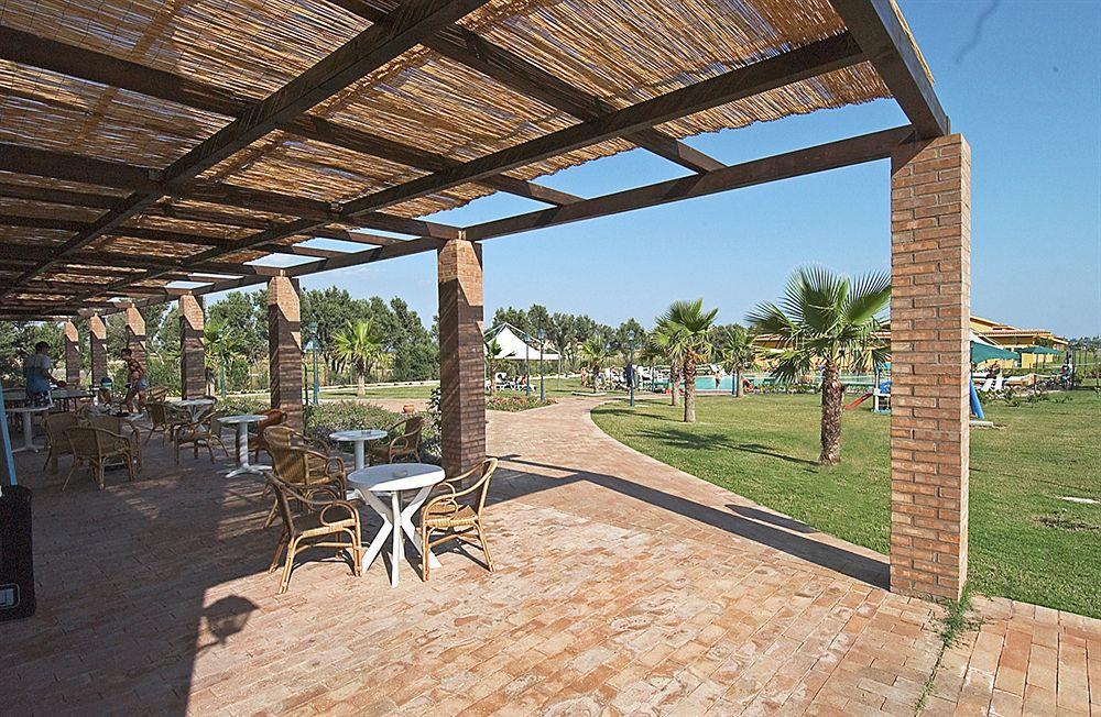 Marina Del Marchese Beach Resort Botricello Exteriör bild