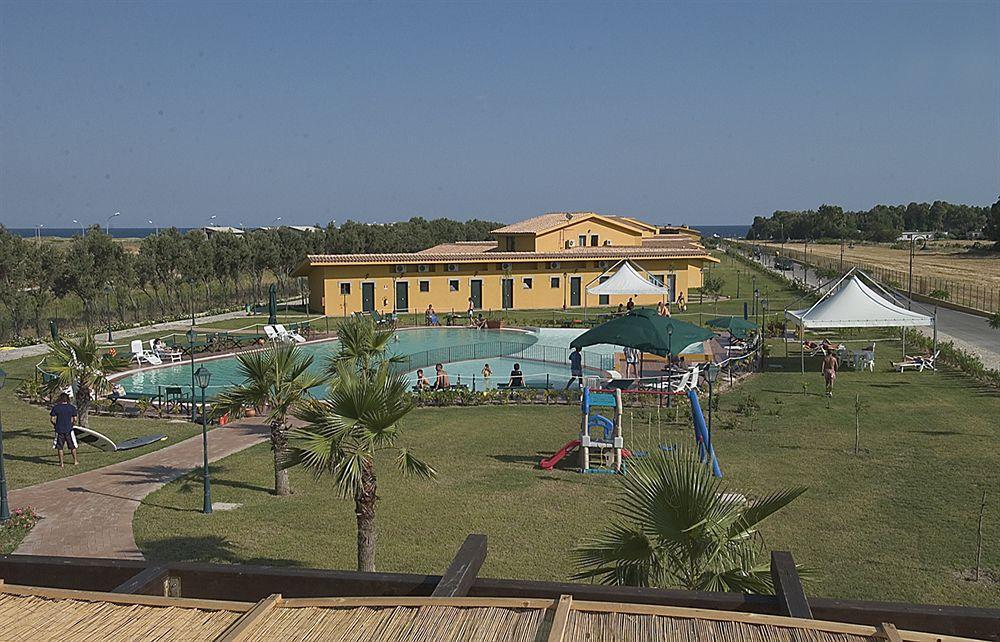 Marina Del Marchese Beach Resort Botricello Exteriör bild