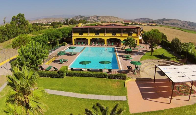 Marina Del Marchese Beach Resort Botricello Exteriör bild